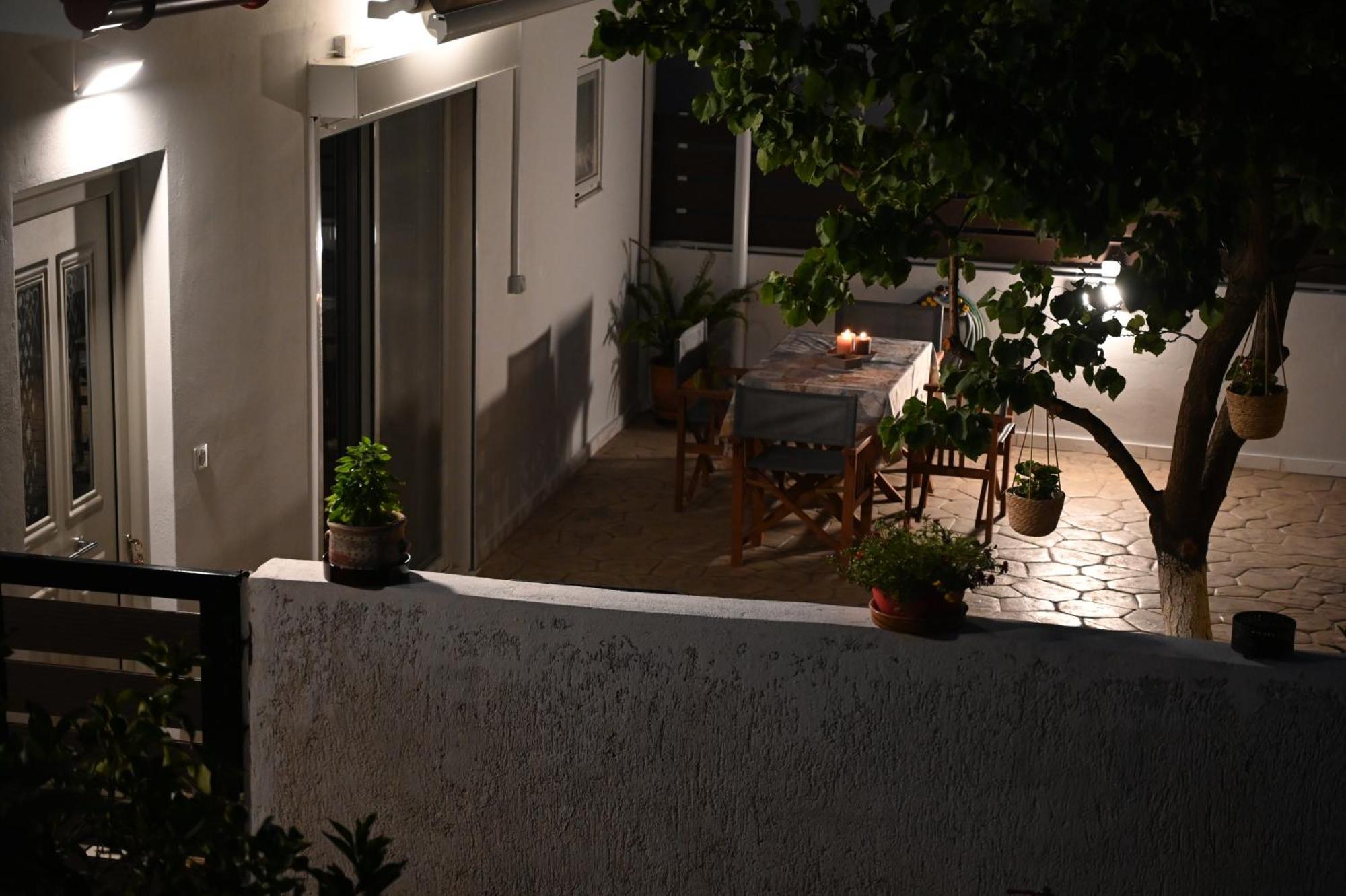 Evita'S Guesthouse Agia Marina Mikrolimanou Екстериор снимка