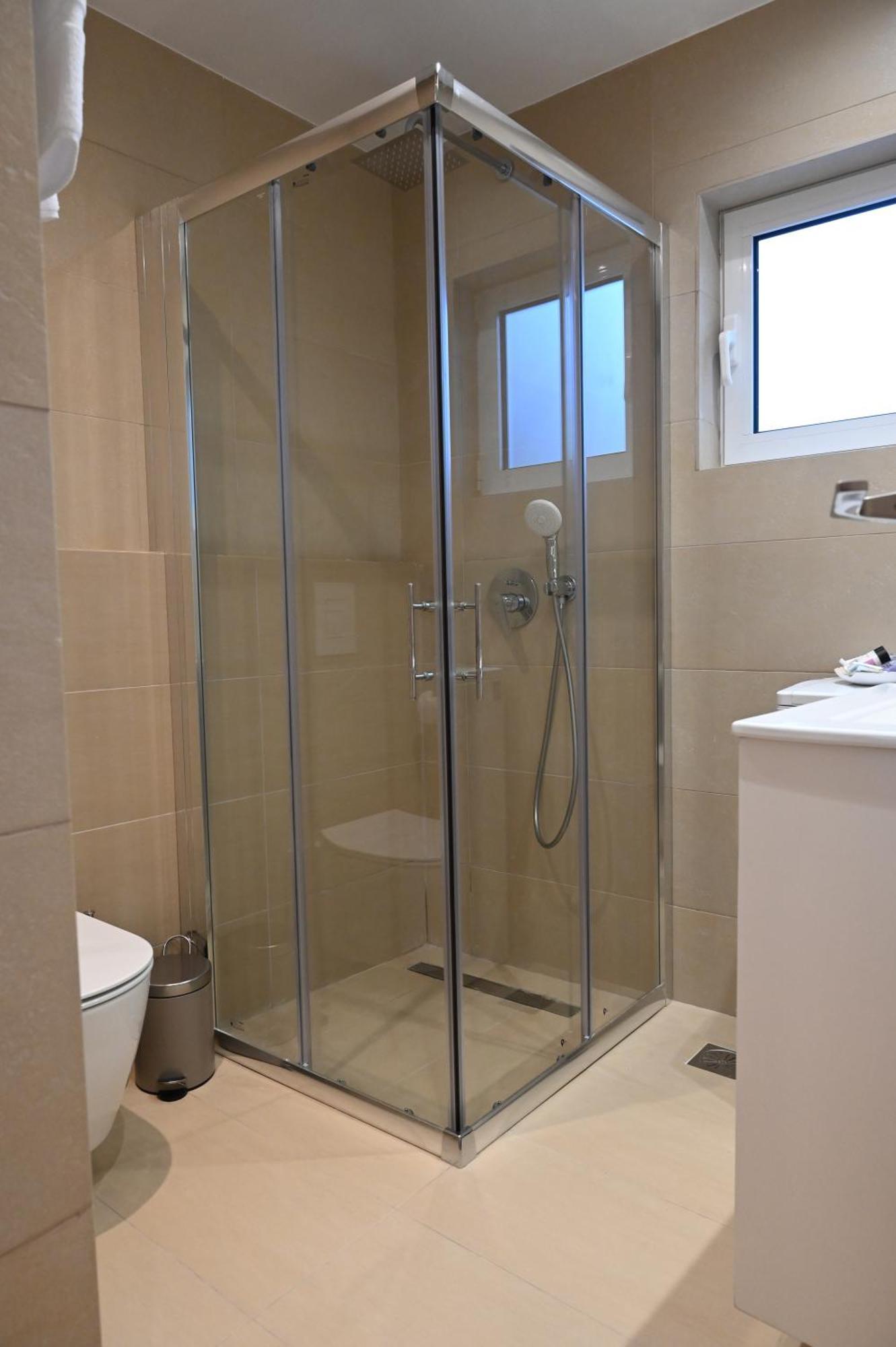 Evita'S Guesthouse Agia Marina Mikrolimanou Екстериор снимка