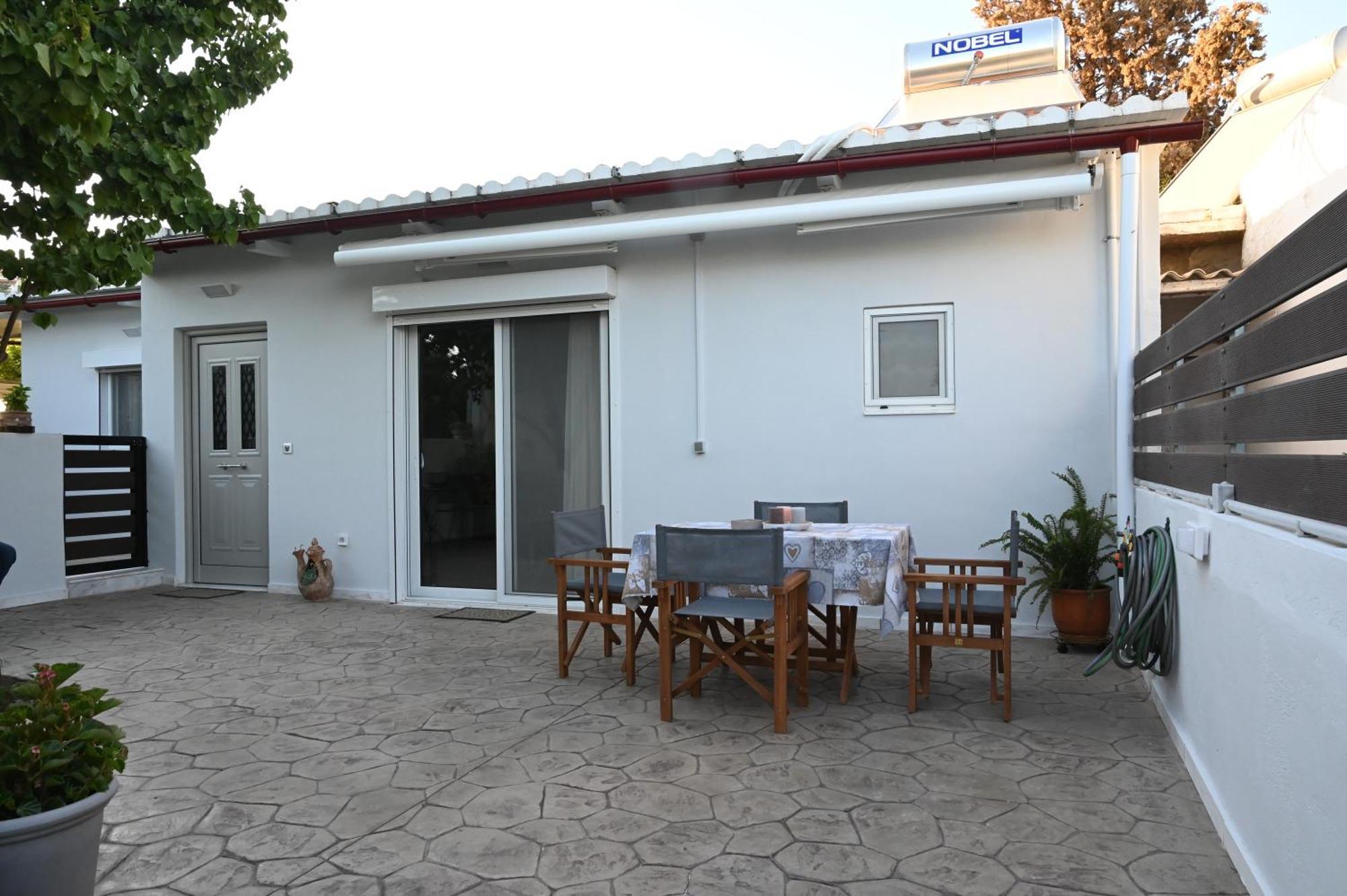 Evita'S Guesthouse Agia Marina Mikrolimanou Екстериор снимка
